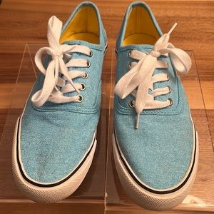 Mossimo Sneakers. Gently used. Excellent condition 
Size 10.
#2B